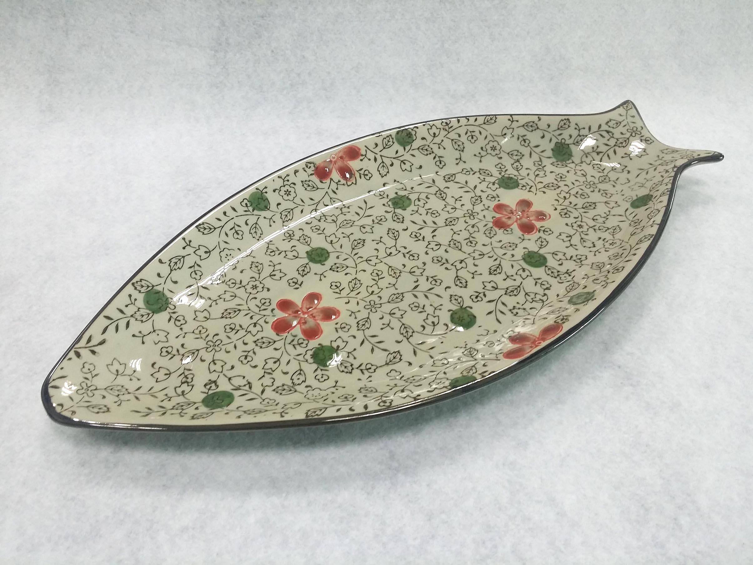 Fish shape dish